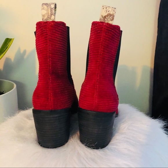 Band of Gypsies Shadow Chelsea Boot, Red/Black, Corduroy Style, Size 8, NWT - Picture 3 of 10